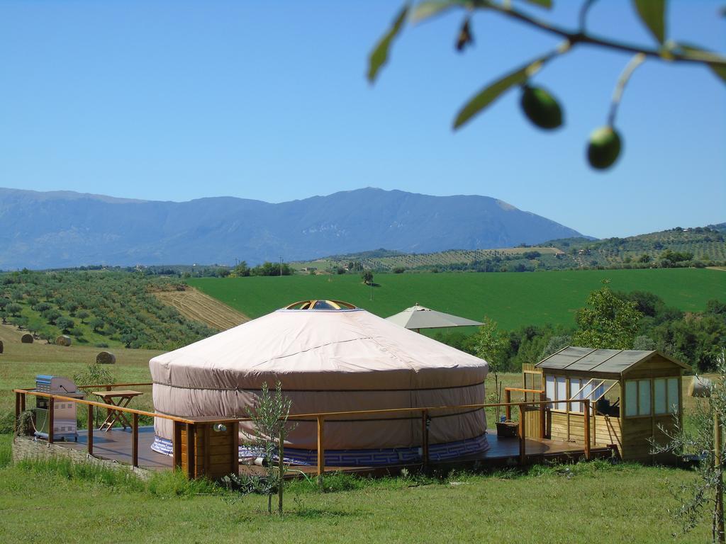 Glamping Abruzzo - The Yurt Otel Catignano Dış mekan fotoğraf